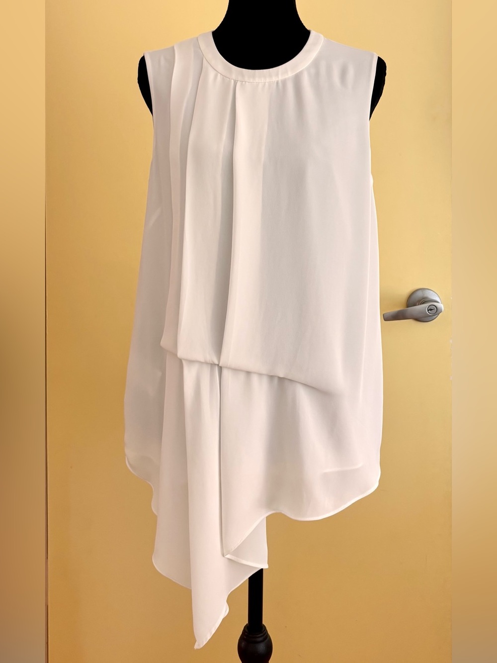 BCBG MAXAZRIA Women White Asymmetric Draped Sleeveless Blouse Sz S